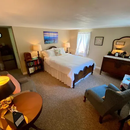 Family Farmhouse Inn Mount Jackson Extérieur photo