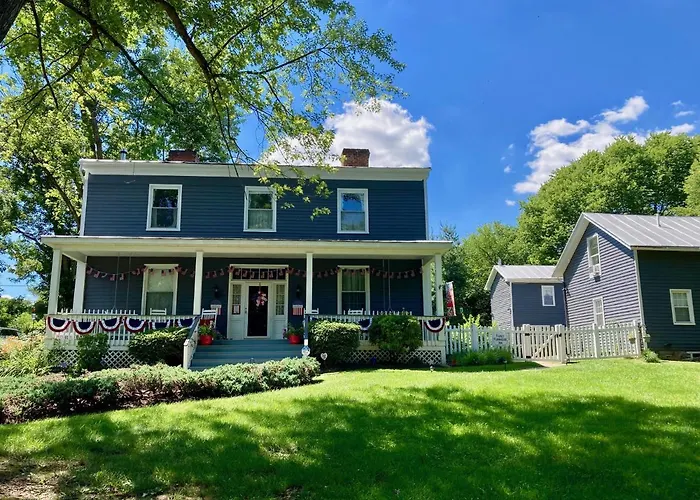 Family Farmhouse Inn